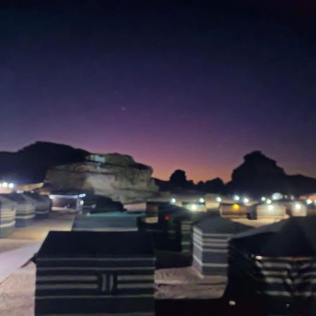 Hotel Mozoon camp Wadi Rum Exterior foto