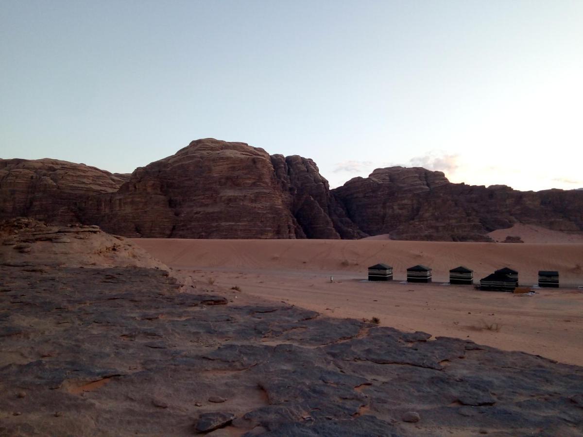 Hotel Mozoon camp Wadi Rum Exterior foto
