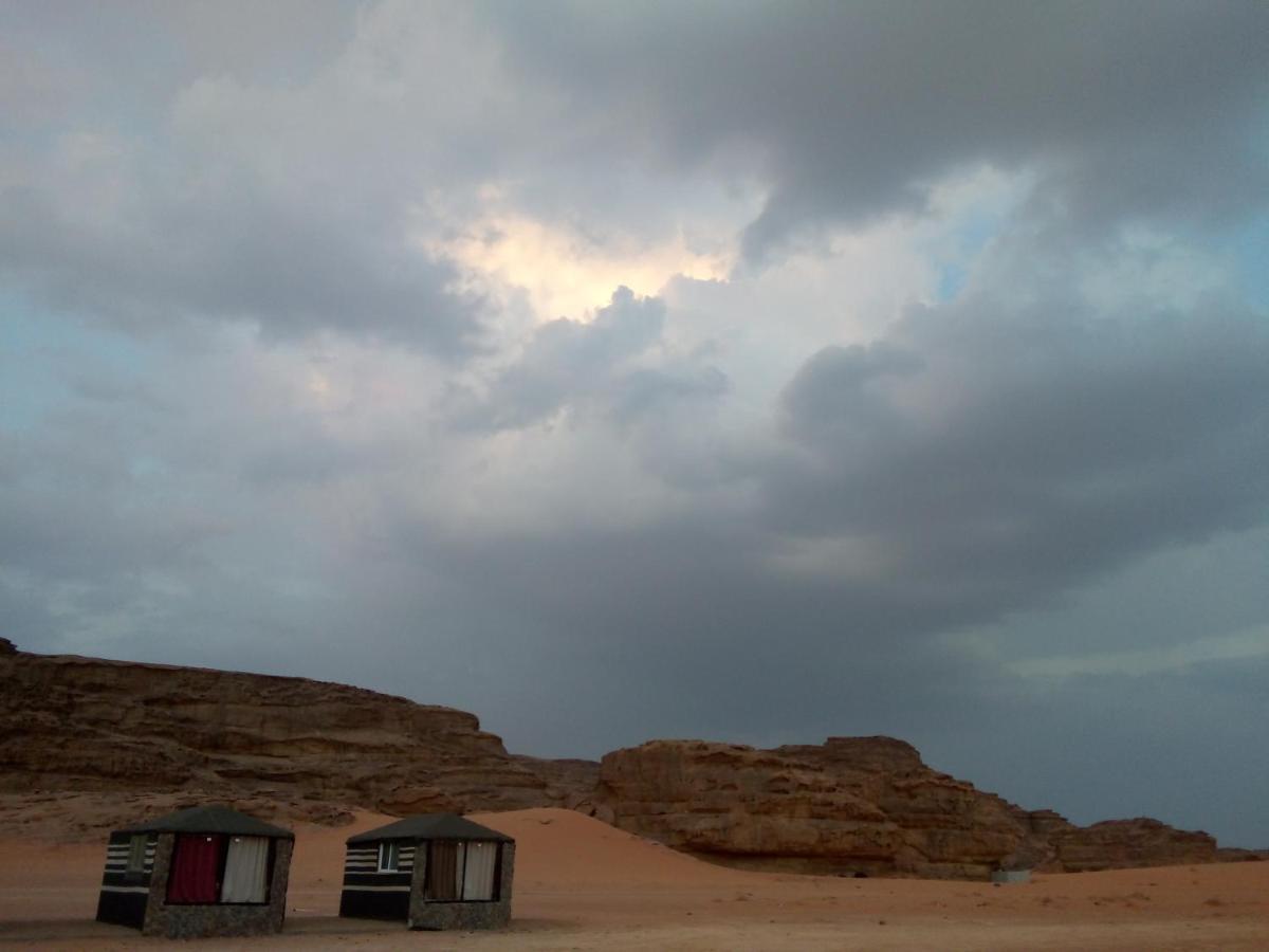 Hotel Mozoon camp Wadi Rum Exterior foto