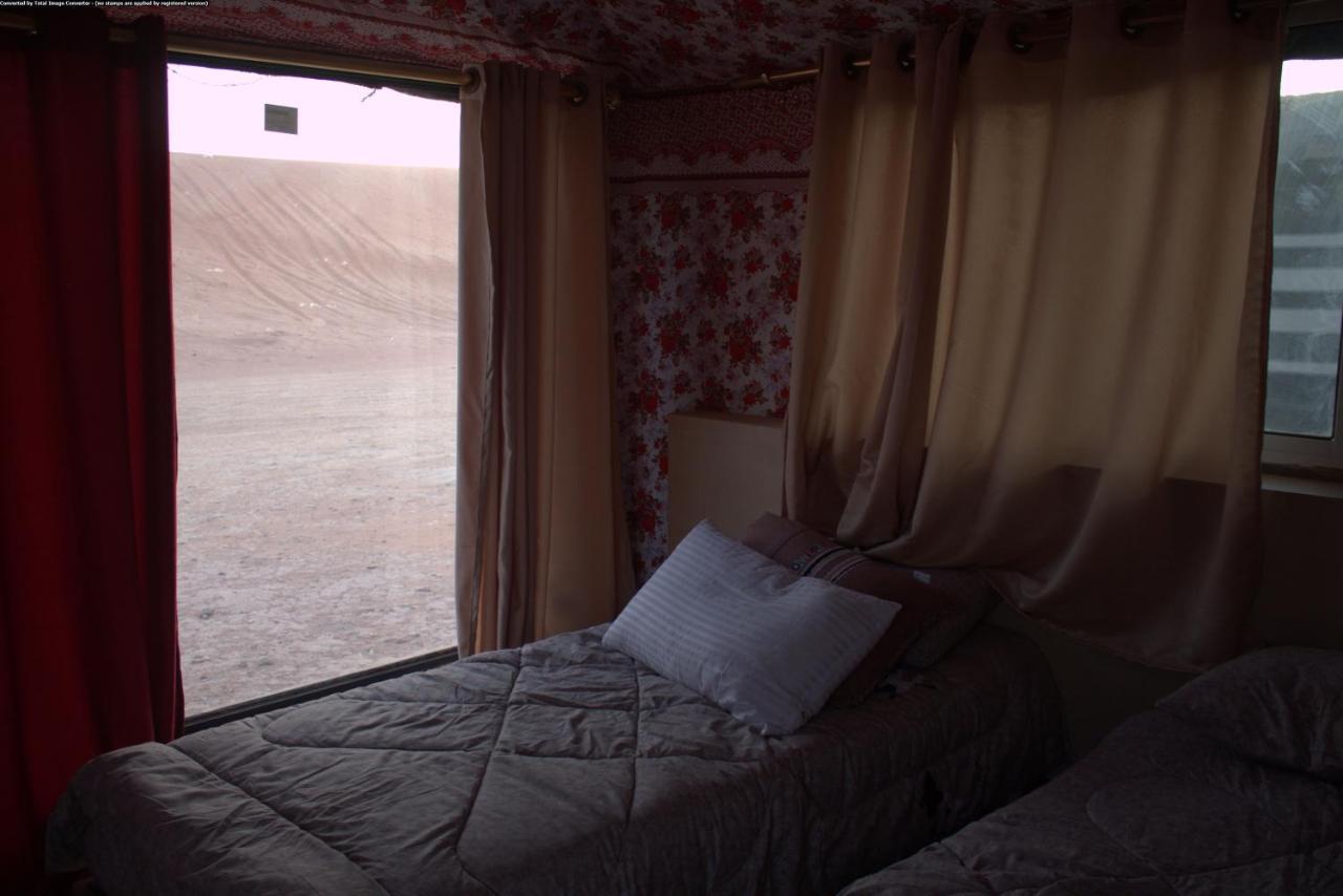 Hotel Mozoon camp Wadi Rum Exterior foto