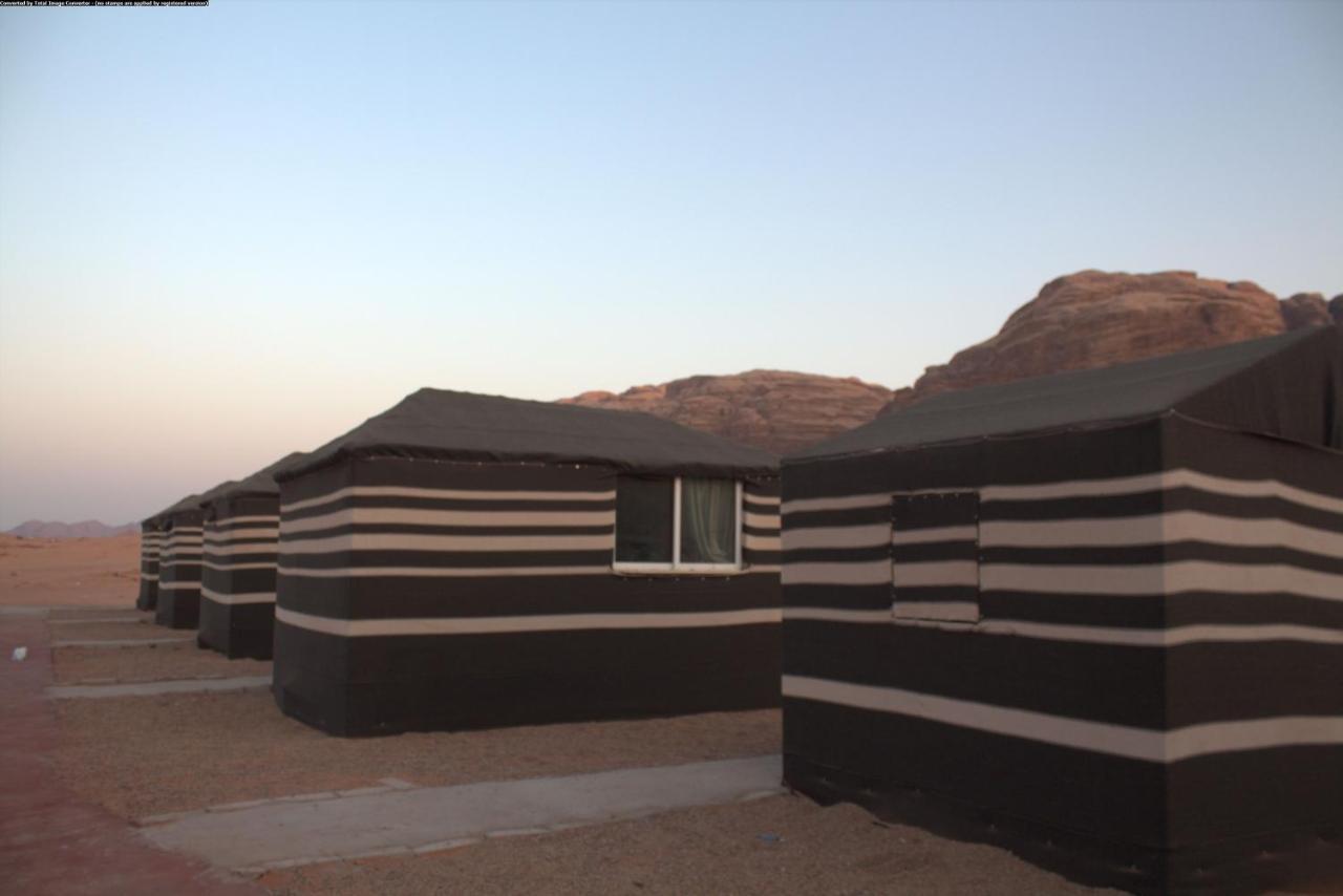 Hotel Mozoon camp Wadi Rum Exterior foto